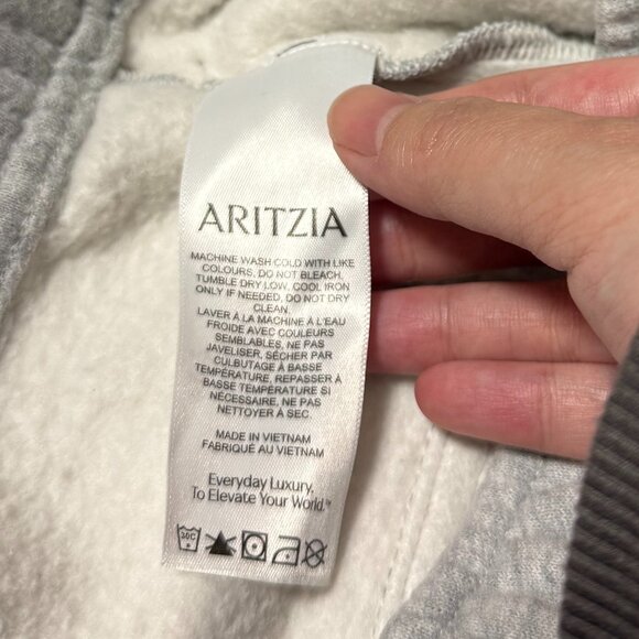 Aritzia Cozy Sweatfleece Mega Cargo™ Sweatpant - Picture 9 of 10